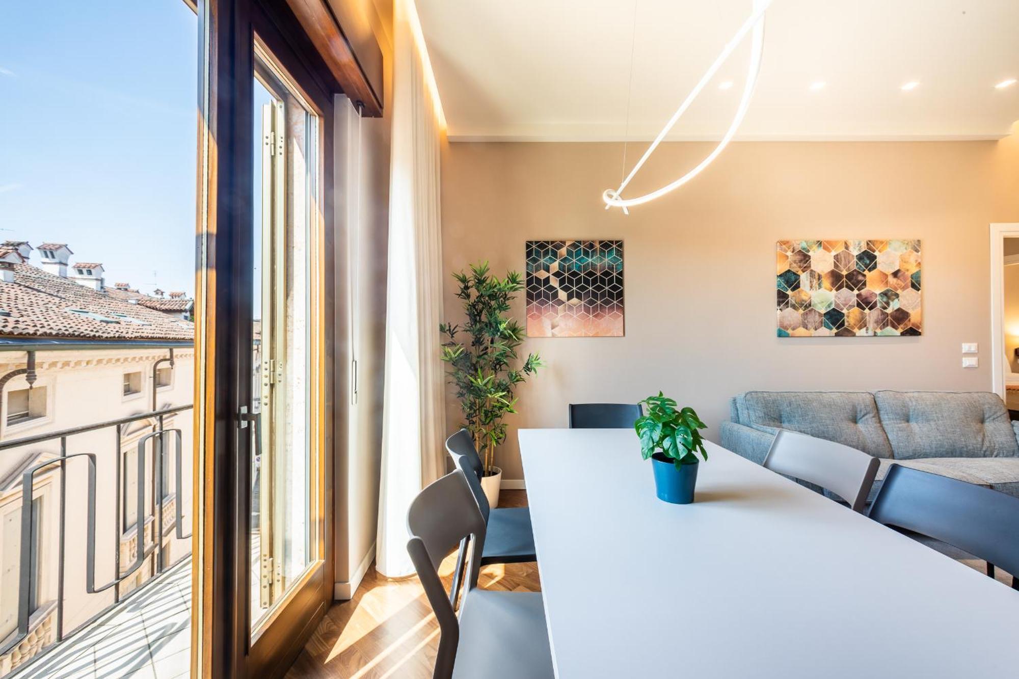 San Michele Modern Apartment - Con Balcone! Vicenza Luaran gambar