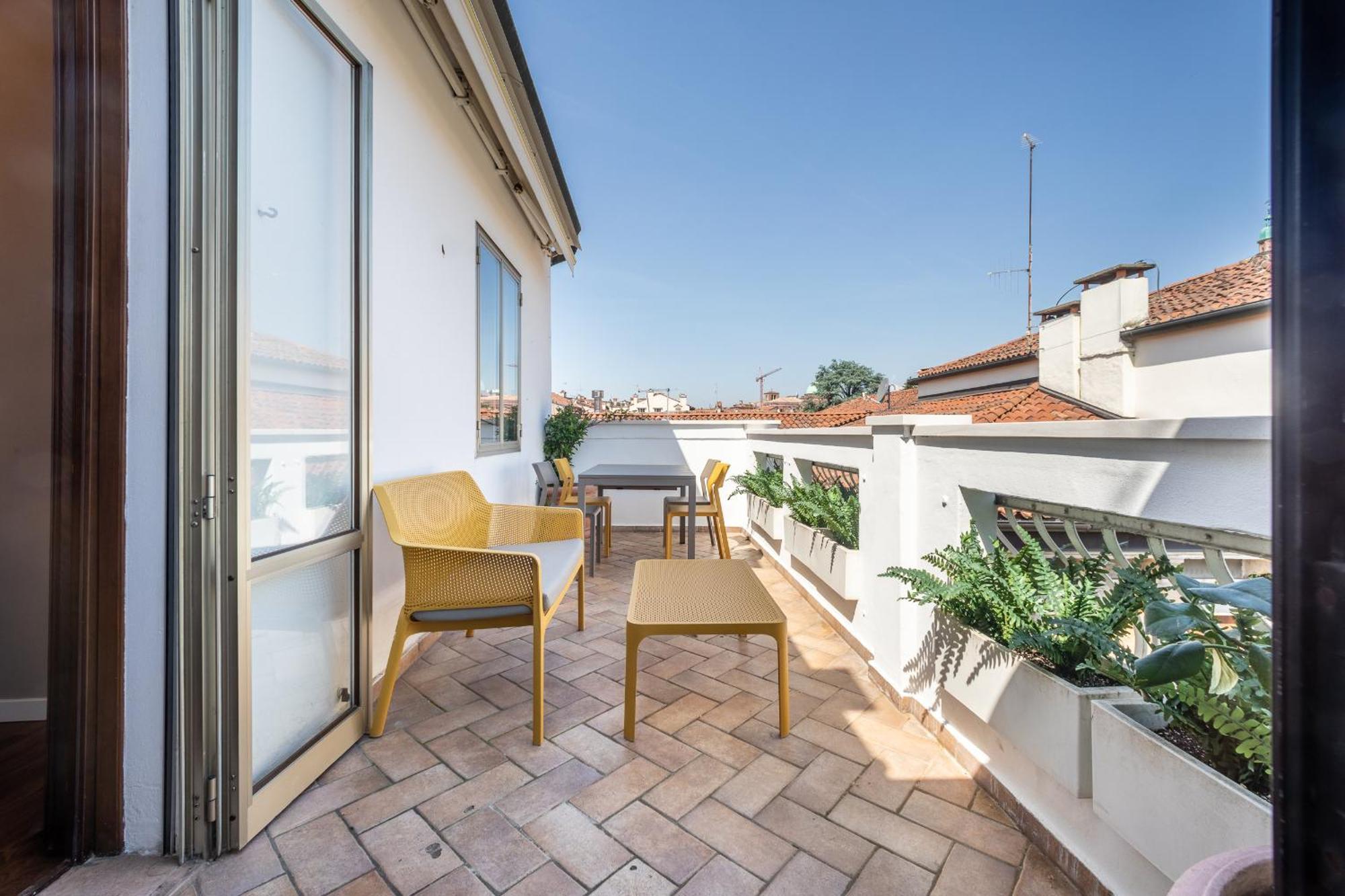 San Michele Modern Apartment - Con Balcone! Vicenza Luaran gambar